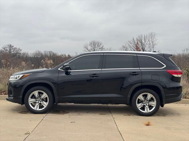 used 2018 Toyota Highlander car, priced at $23,652