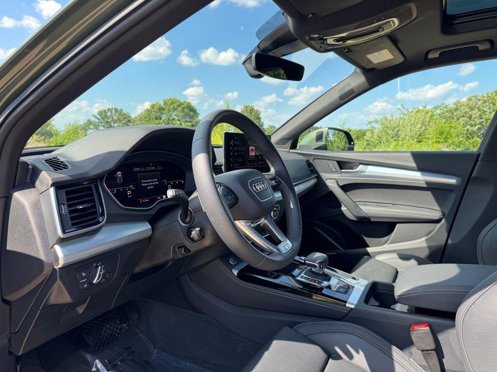 used 2025 Audi Q5 car, priced at $50,291
