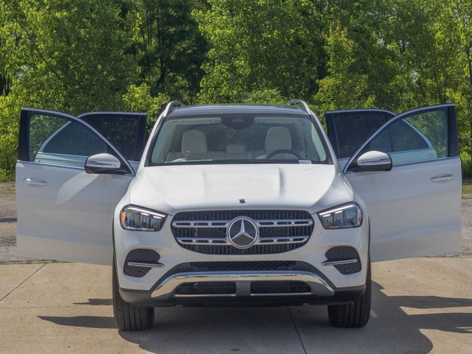 new 2024 Mercedes-Benz GLE 450 car, priced at $75,925