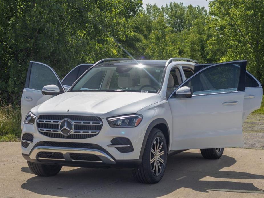 new 2024 Mercedes-Benz GLE 450 car, priced at $75,925