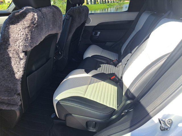 used 2022 Land Rover Discovery car, priced at $33,997