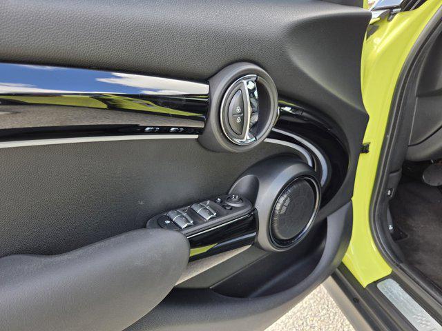 used 2023 MINI Hardtop car, priced at $26,579