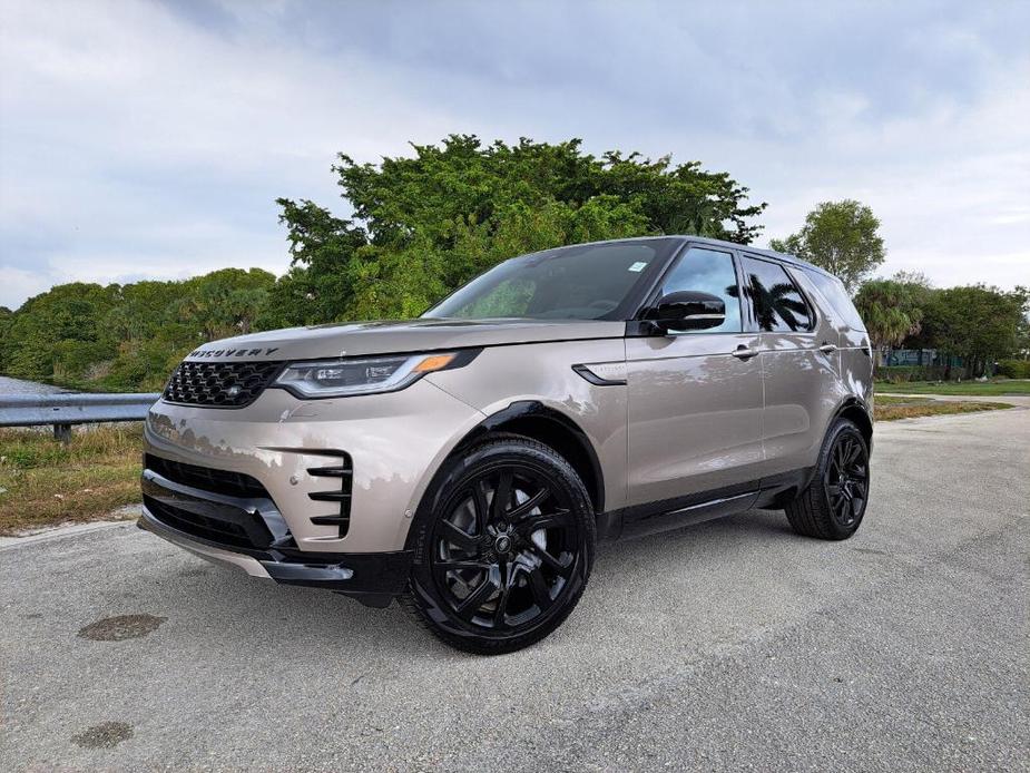 new 2024 Land Rover Discovery car, priced at $70,373