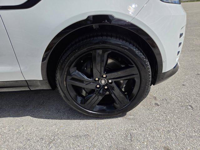 new 2025 Land Rover Discovery car, priced at $79,263