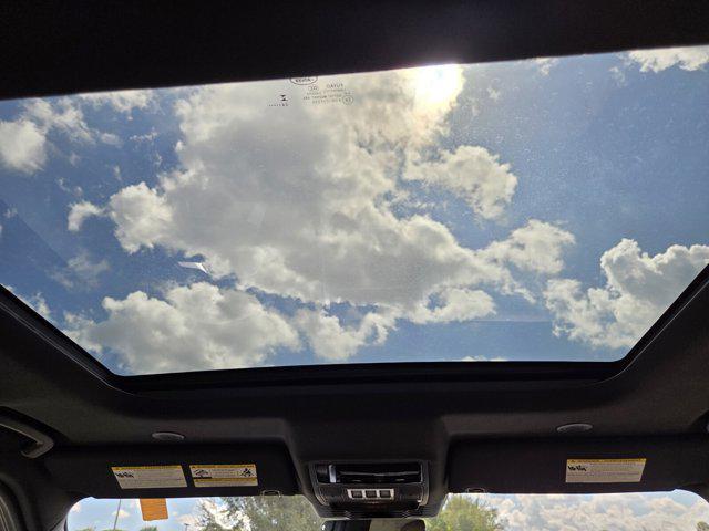 new 2025 Land Rover Discovery car, priced at $79,263