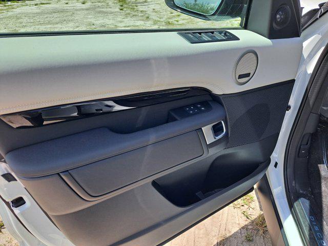 new 2025 Land Rover Discovery car, priced at $65,468
