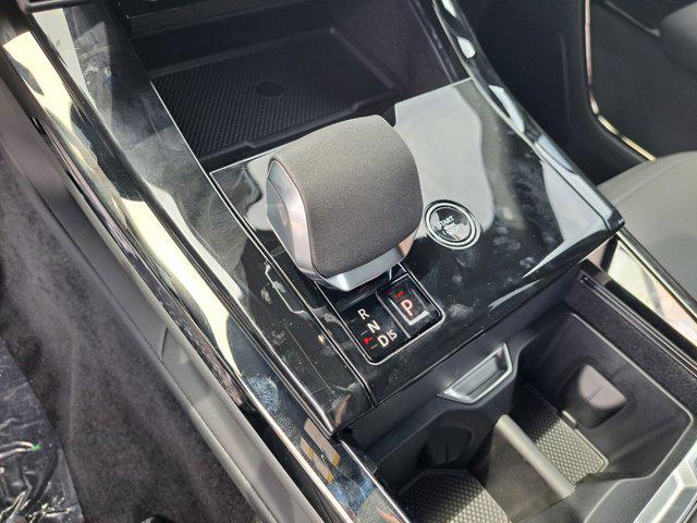 new 2025 Land Rover Range Rover Sport car