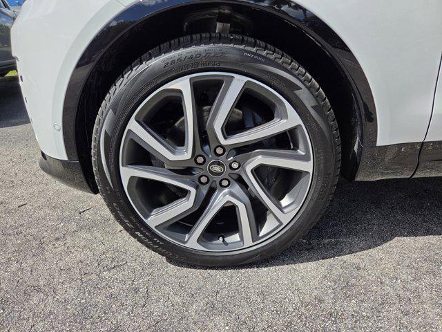 new 2025 Land Rover Discovery car, priced at $83,178