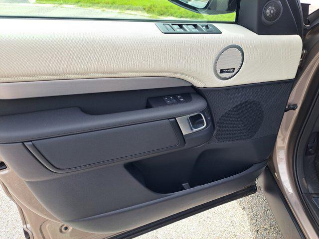 new 2025 Land Rover Discovery car, priced at $80,813