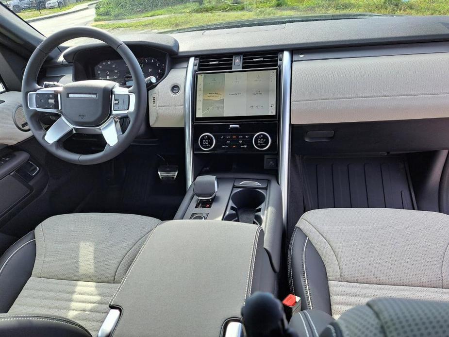 new 2024 Land Rover Discovery car, priced at $87,008