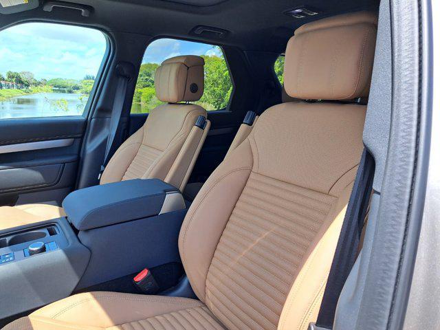 new 2025 Land Rover Discovery car, priced at $71,768
