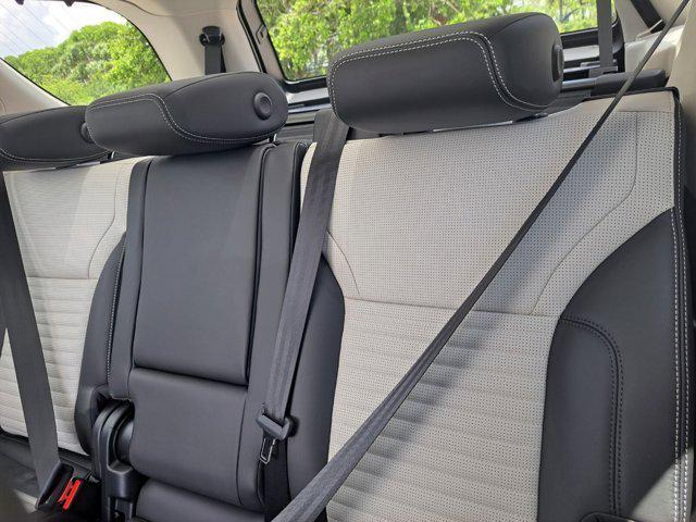 new 2025 Land Rover Discovery car, priced at $78,528