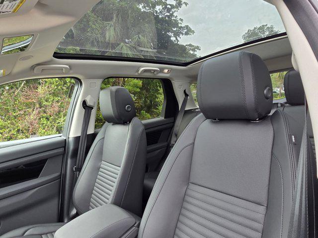 new 2025 Land Rover Discovery Sport car