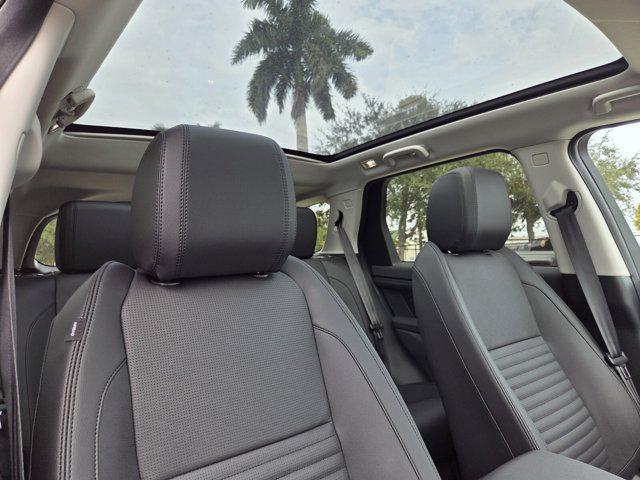 new 2025 Land Rover Discovery Sport car