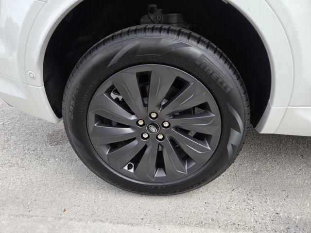 new 2025 Land Rover Discovery Sport car