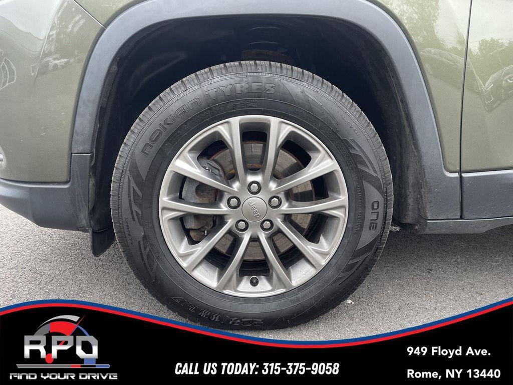 used 2019 Jeep Cherokee car, priced at $16,495
