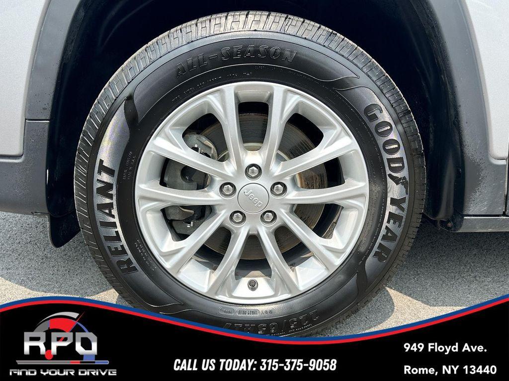 used 2019 Jeep Cherokee car, priced at $15,198
