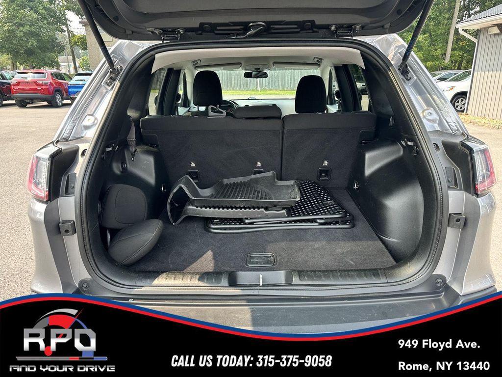 used 2019 Jeep Cherokee car, priced at $15,198