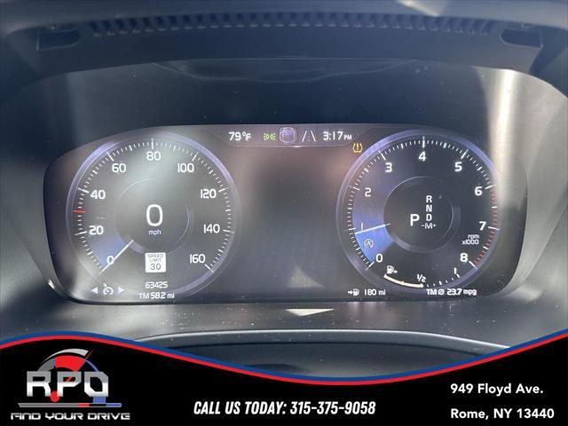 used 2022 Volvo XC40 car, priced at $23,398