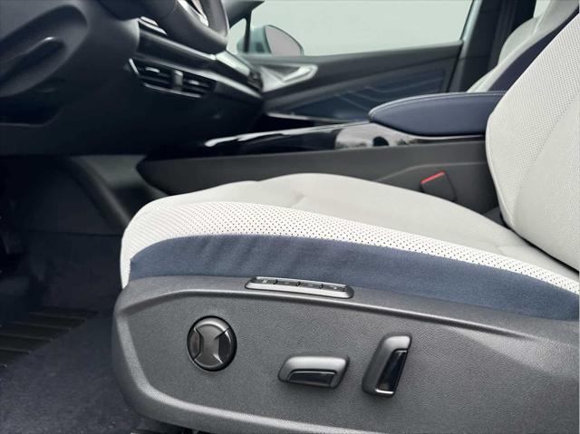 new 2025 Volkswagen ID.4 car, priced at $58,037