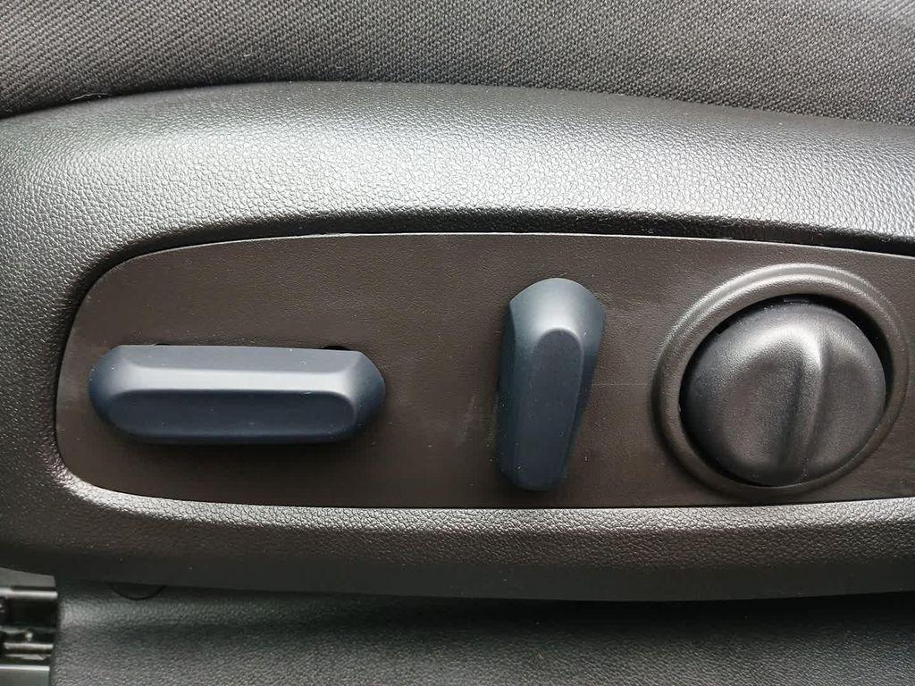 used 2022 Chevrolet Equinox car, priced at $23,999