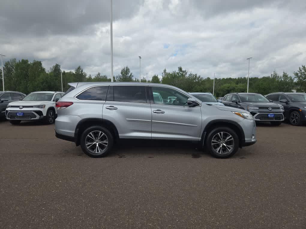 used 2019 Toyota Highlander car, priced at $25,499