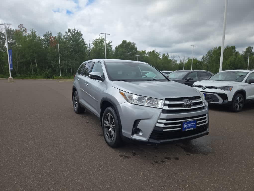 used 2019 Toyota Highlander car, priced at $25,499