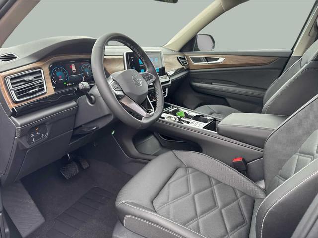 new 2025 Volkswagen Atlas car, priced at $47,017