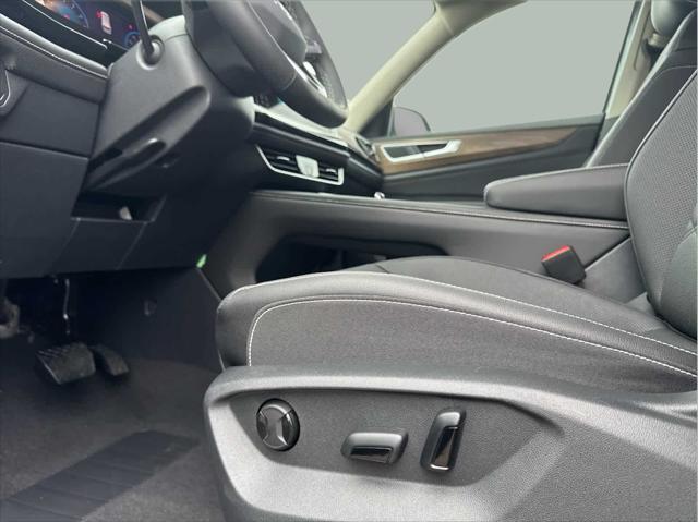 new 2025 Volkswagen Atlas car, priced at $47,017