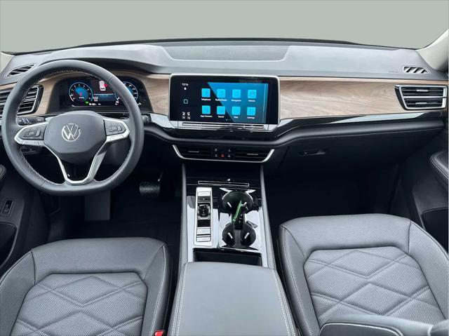 new 2025 Volkswagen Atlas car, priced at $47,017