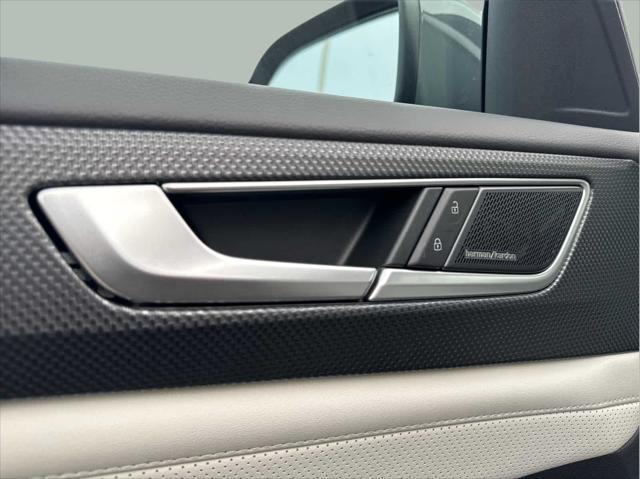 new 2025 Volkswagen Atlas Cross Sport car, priced at $55,581