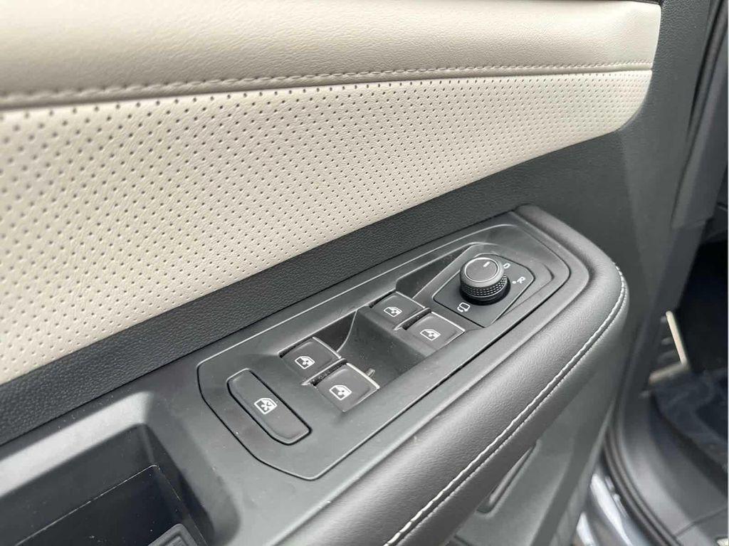 new 2025 Volkswagen Atlas Cross Sport car, priced at $53,901