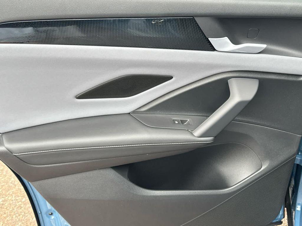 new 2025 Volkswagen Tiguan car, priced at $37,886