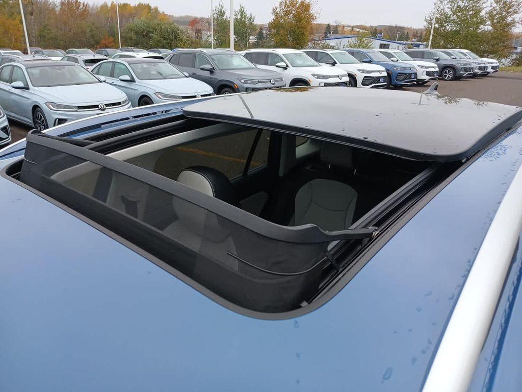 new 2025 Volkswagen Tiguan car, priced at $37,568