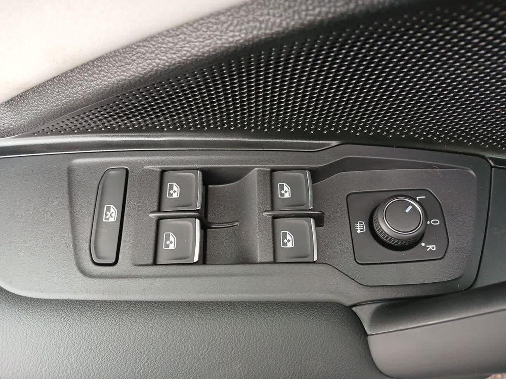 new 2025 Volkswagen Tiguan car, priced at $37,568