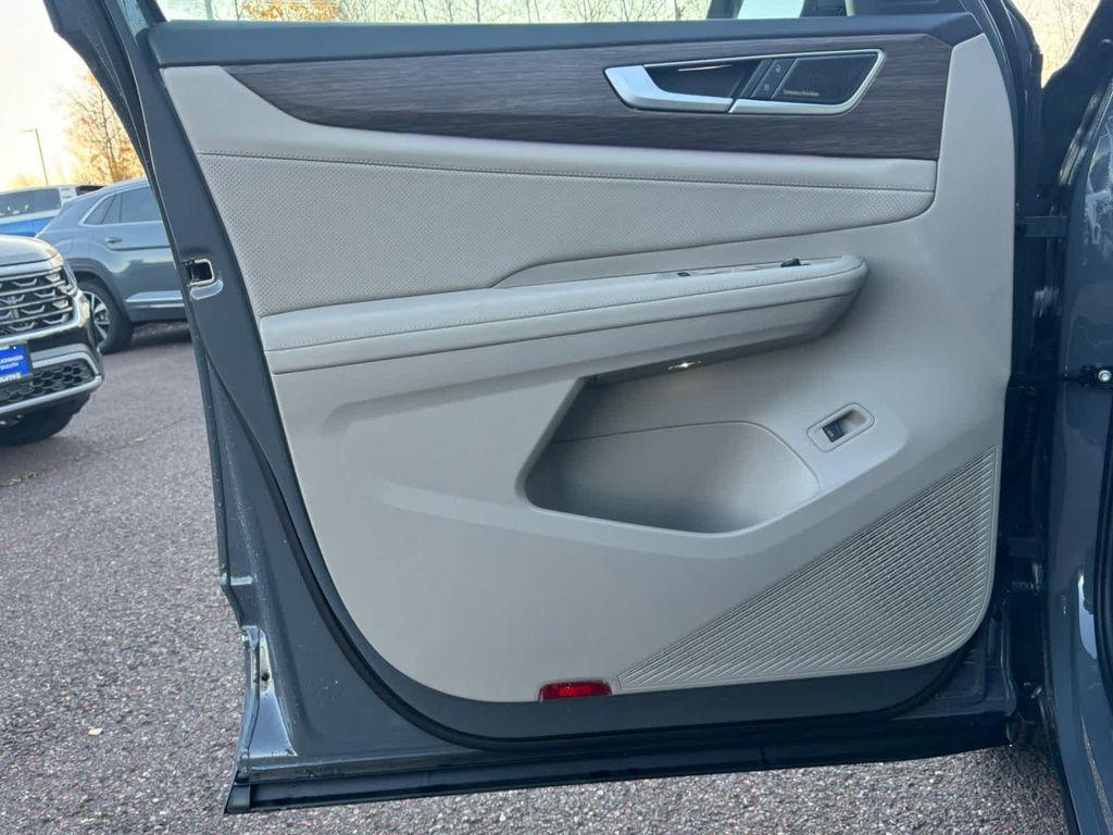 new 2026 Volkswagen Atlas car, priced at $57,171