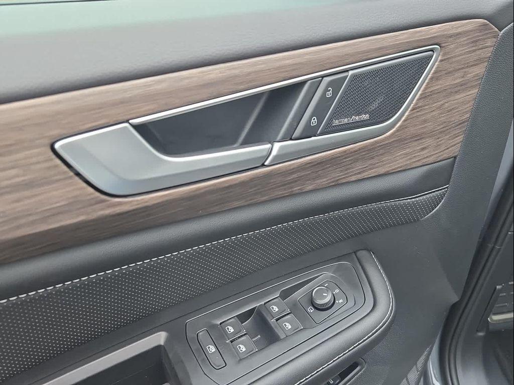 new 2026 Volkswagen Atlas car, priced at $58,454