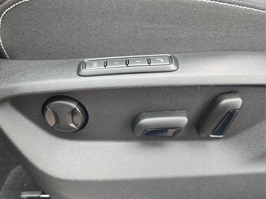 new 2026 Volkswagen Atlas car, priced at $58,454