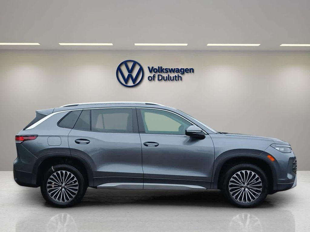 new 2025 Volkswagen Tiguan car, priced at $33,076