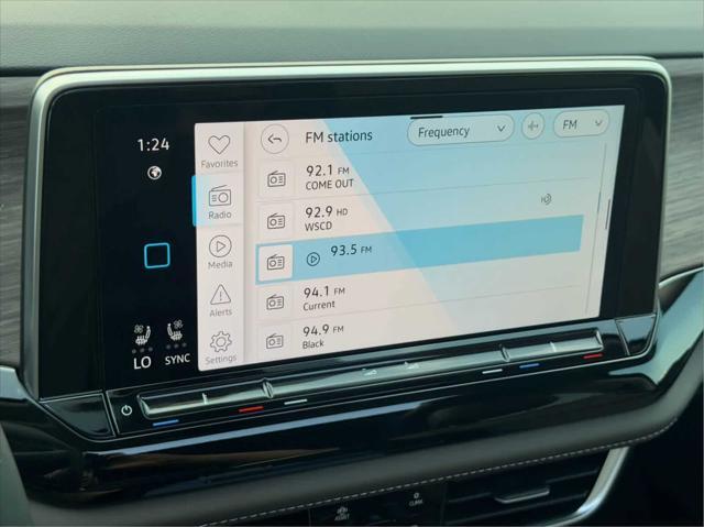new 2025 Volkswagen Atlas car, priced at $52,001