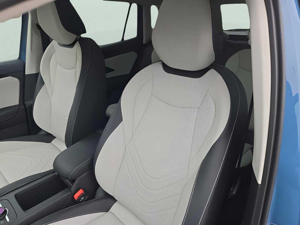 new 2025 Volkswagen Tiguan car, priced at $37,731