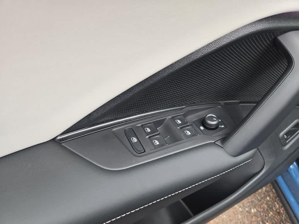 new 2025 Volkswagen Tiguan car, priced at $37,731