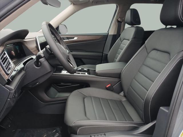 new 2025 Volkswagen Atlas car, priced at $51,924