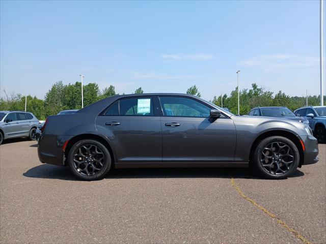 used 2019 Chrysler 300 car