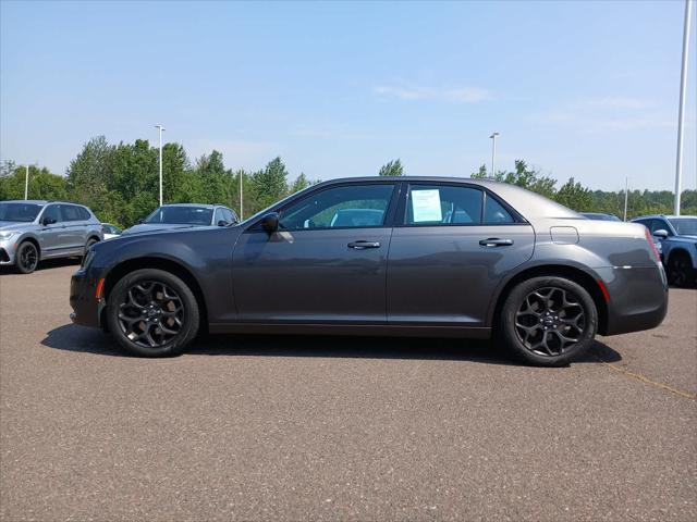used 2019 Chrysler 300 car