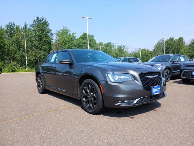 used 2019 Chrysler 300 car