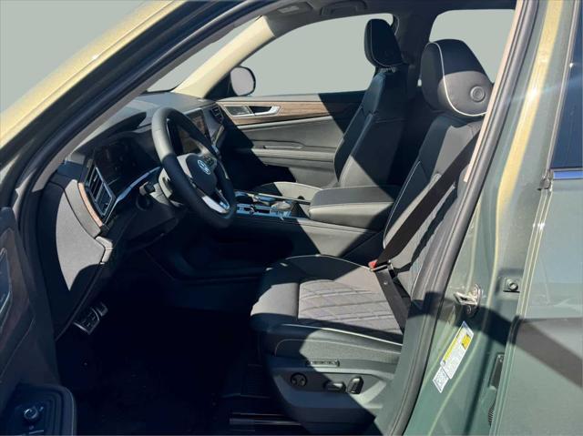 new 2025 Volkswagen Atlas car, priced at $56,085