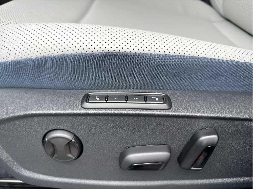 new 2025 Volkswagen ID.4 car, priced at $55,276