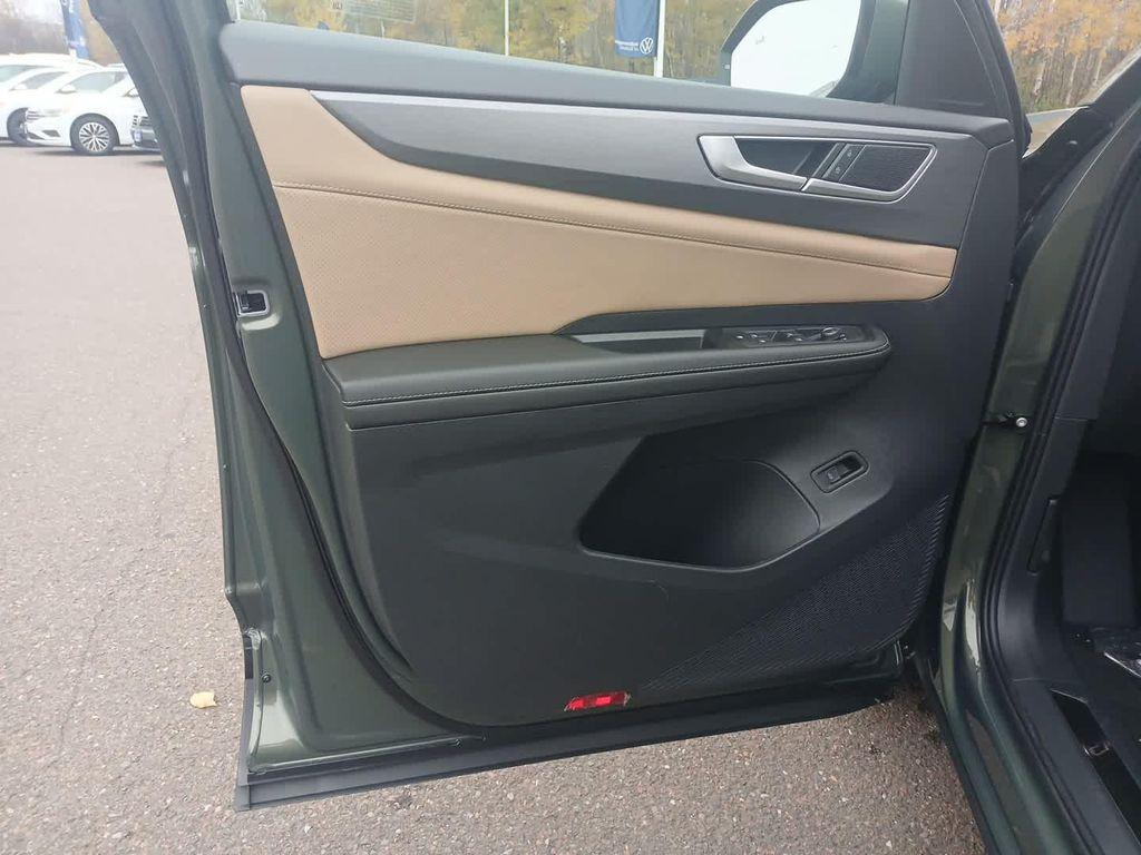 new 2026 Volkswagen Atlas Cross Sport car, priced at $47,938