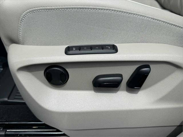 new 2025 Volkswagen Atlas car, priced at $55,560